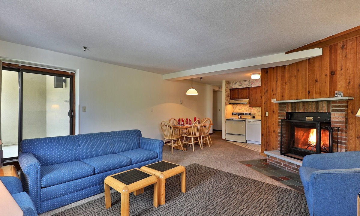 Killington Condo | Mt Green 2BR/2BA Condo: Close to Resort and Skiing. 3B7