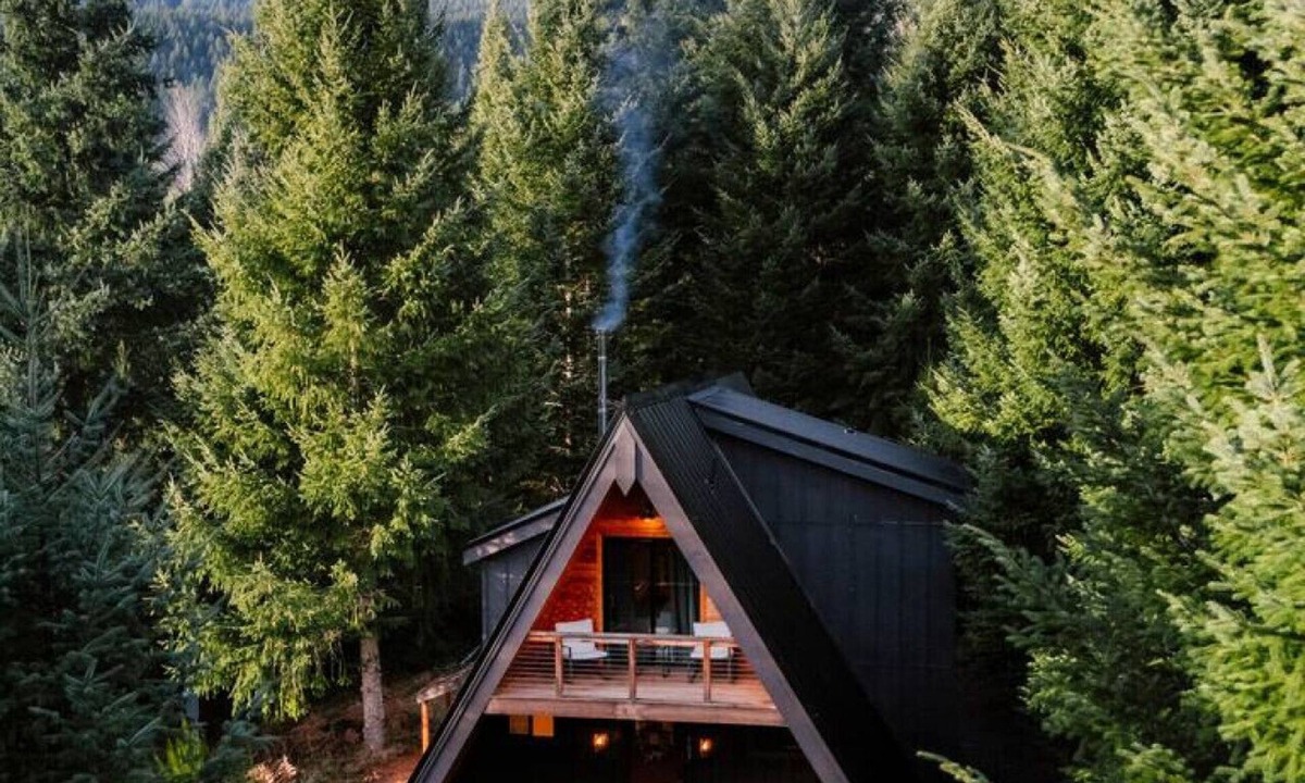 Packwood Cabin | Mt. Rainier A-Frame | Cedar Hot Tub | White Pass