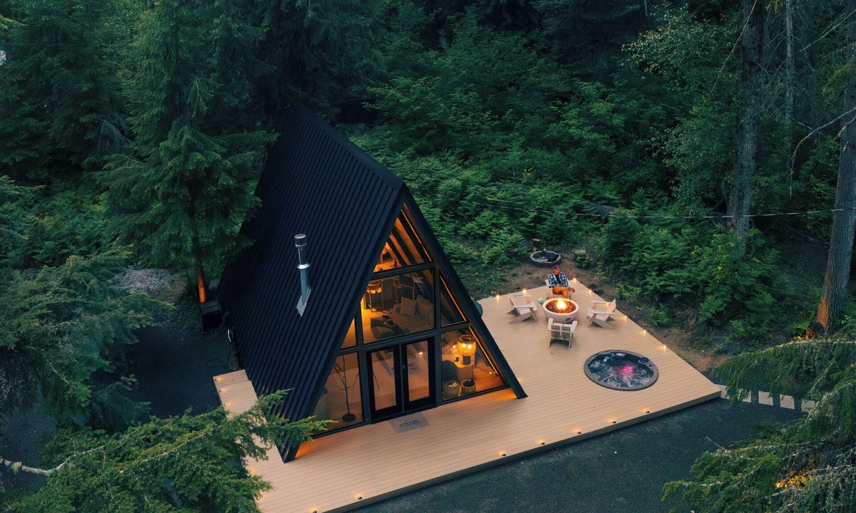 Ashford Cabin | Mt. Rainier Luxe A-Frame: Hot Tub, Sauna, Firepit with King Size Bed Lafa Cabin