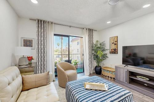 Camelback East House | Mtn-View Balcony: Condo 6 Mi to Dtwn Phoenix