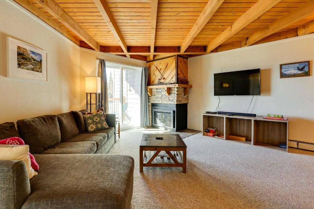 Wildernest House | Mtn-View Condo w/Community Perks in Silverthorne