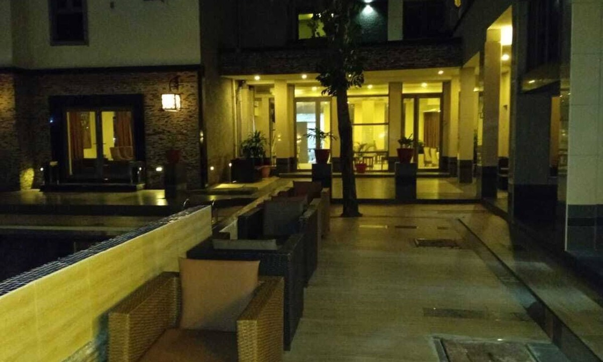 Yaba Hotel | Mulligan Hotel