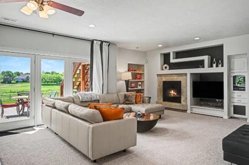Jefferson House | Mulligan Manor Golf Course Views Fun Amenities