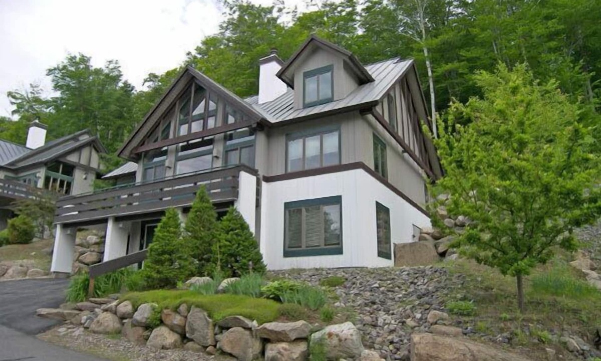 Lincoln House | Multi-level home, AC, mountain views, near Loon. K0012 by LRS