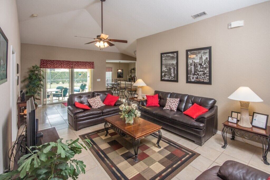 Silver Creek House | Multi TVs – Near Disney – Games Room – Pool & Spa – Wi-Fi – Silver Creek