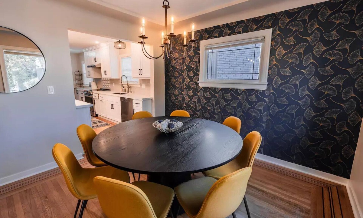 Green Lake House | Multigenerational families, work groups, friends, gather a block from Greenlake!