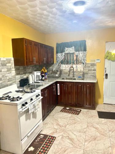 Mandeville Apartment | Murray's Cool Spot