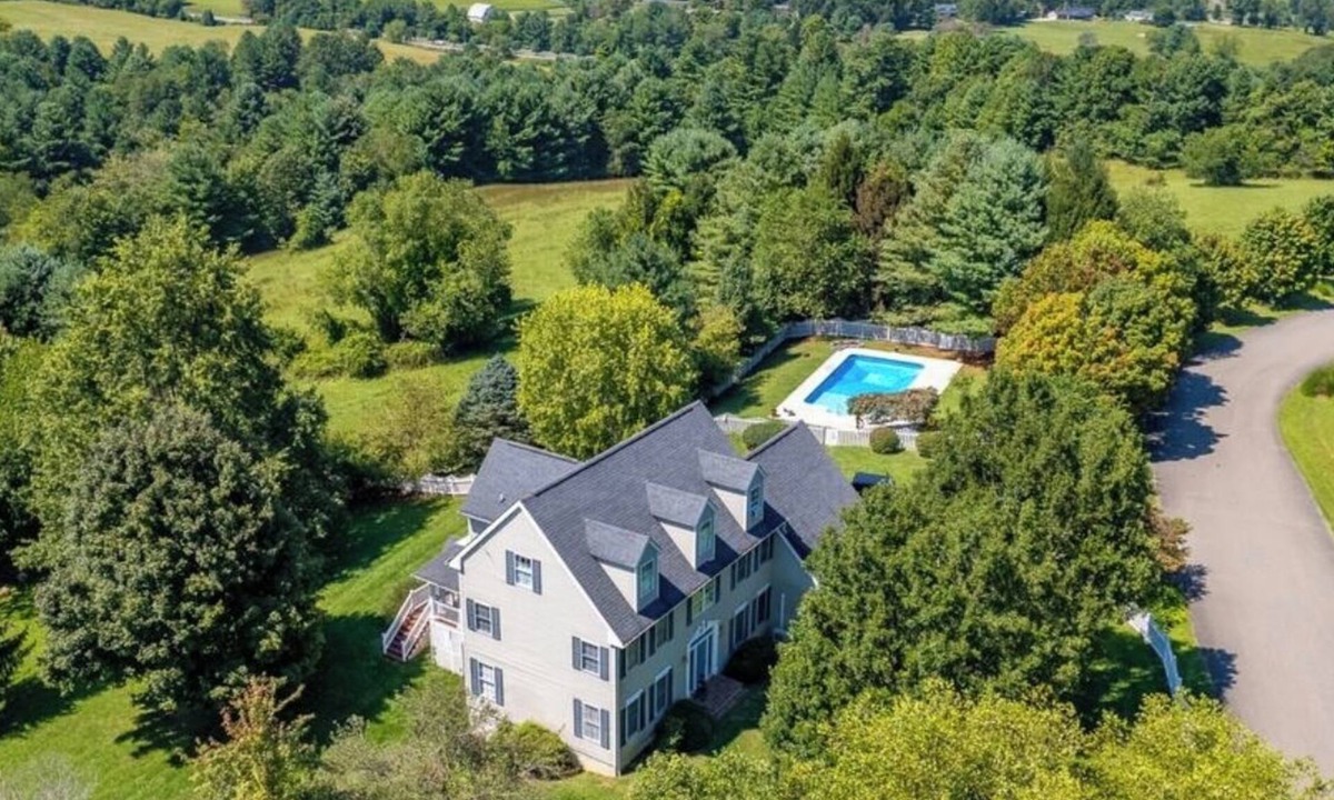 Galax House | Must see 4/3 Family/Pet Friendly+Pool&hot tub