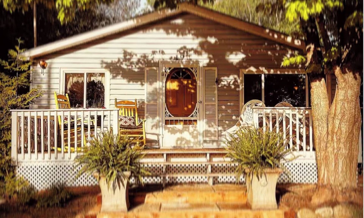 Sauble Beach Cottage | My Blue Haven | a cottage retreat close to the beach and steps from Sauble River