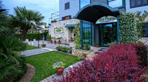 Airola Hotel | My Place