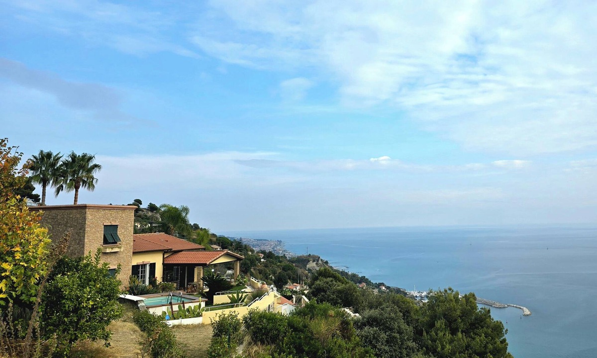 Ventimiglia Villa | MY SISTERS - between sky and sea