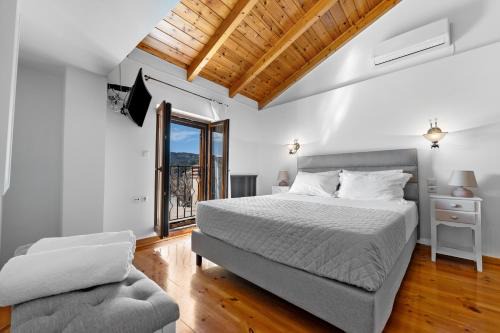 Lazarata Villa | Myrtillo I Luxury Traditional House
