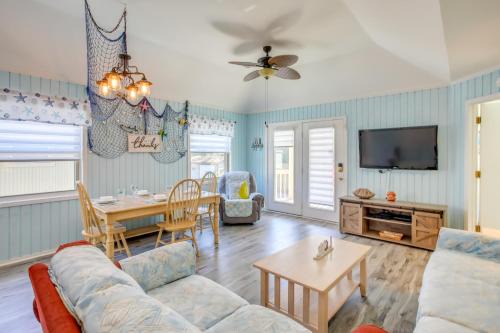 Myrtle Beach House | Myrtle Beach Cottage, Walk to Pools + Beach!