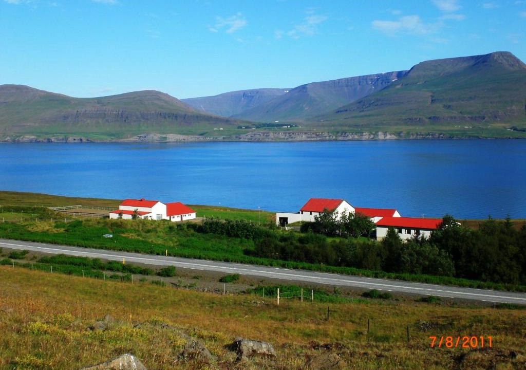 Hvalfjarðarsveit House | Námshestar