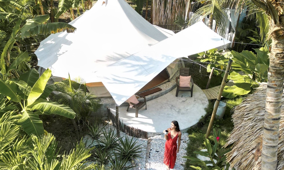 Historic Center Bed & Breakfast | Nómada Tayrona - Riverfront Boutique Glamping - AC - Hot water - Private garden.