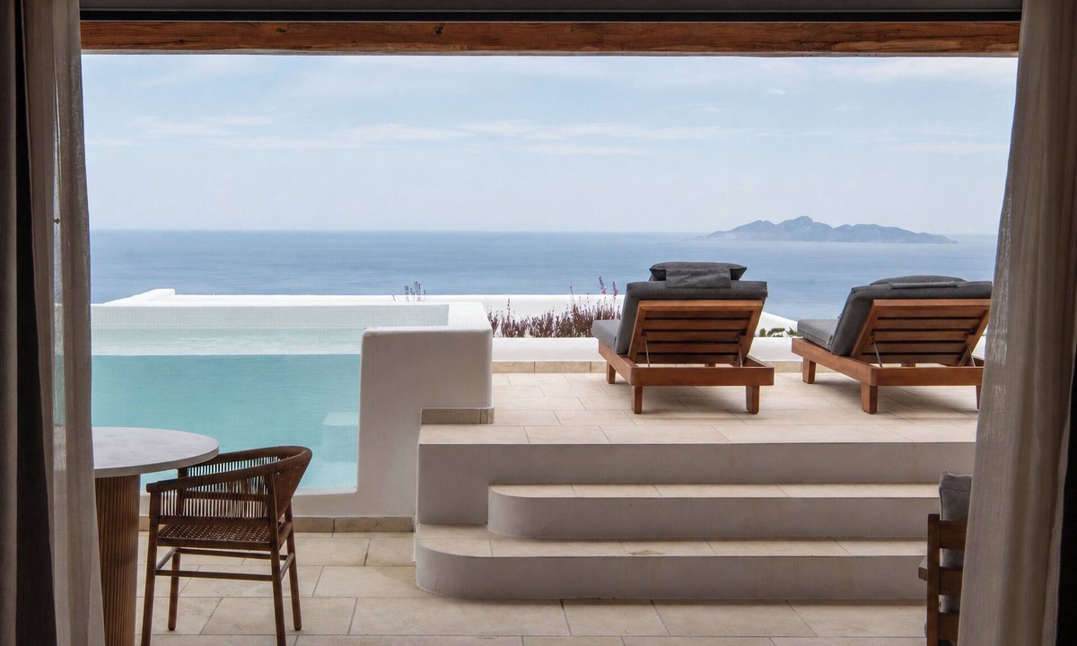 Imerovigli Hotel | NĒRO Hotel