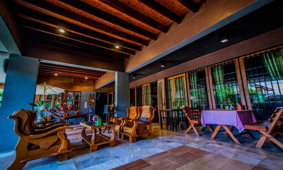 Racha Thewa Hotel | Na Siri Lakeview