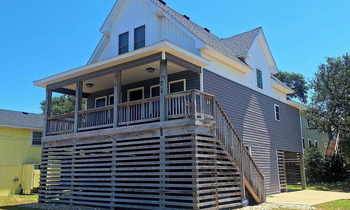 Nags Head House | Nags Head OCEANSIDE! 3 Bedroom 4 Bath Home! Beautiful 5 Star Property!