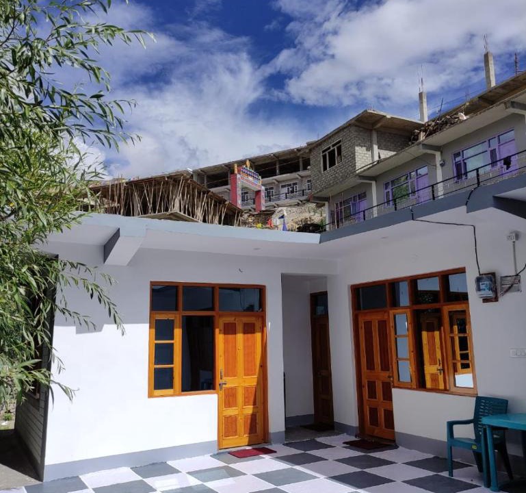 Nako House | Nako Heights Homestay