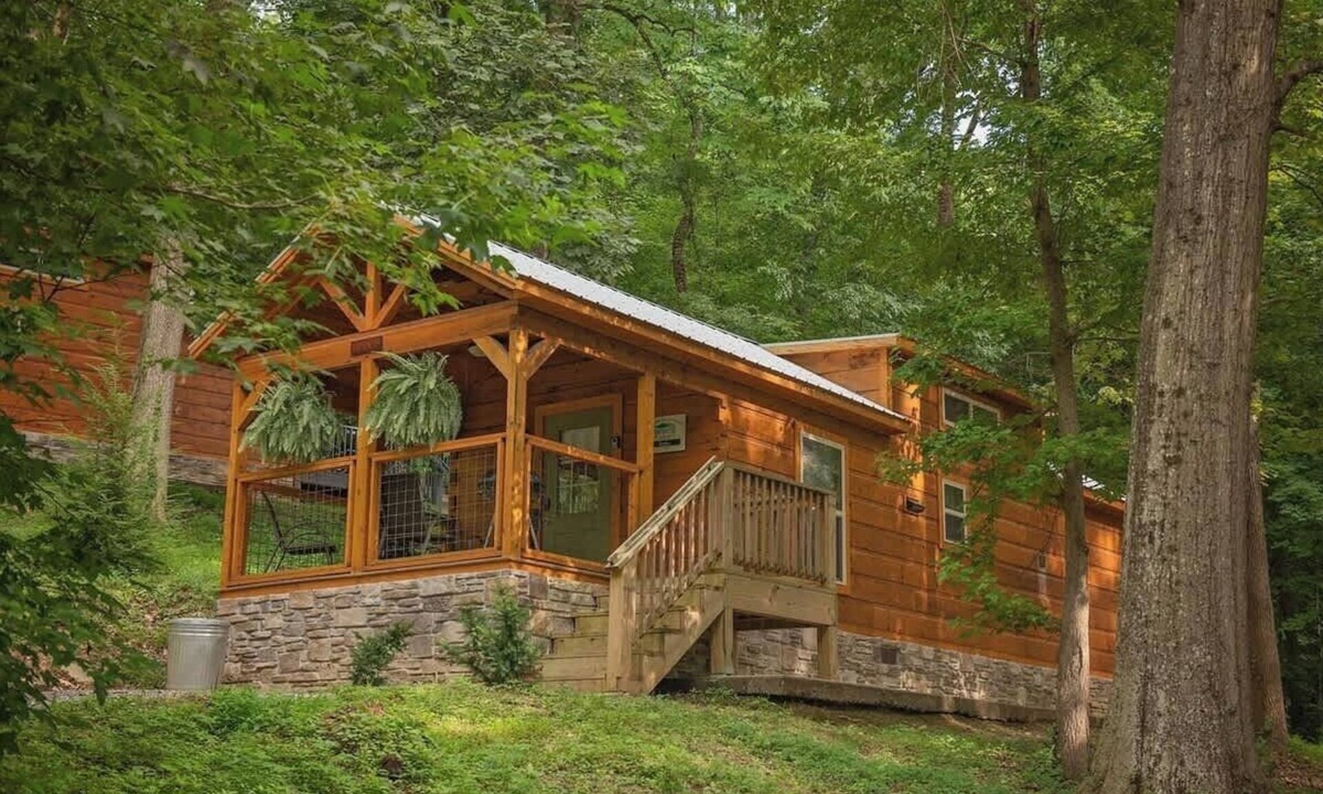 Lookout Valley Neighborhood Association Cabin | Nana Tiny Cabin - City-Side Lookout Mountain