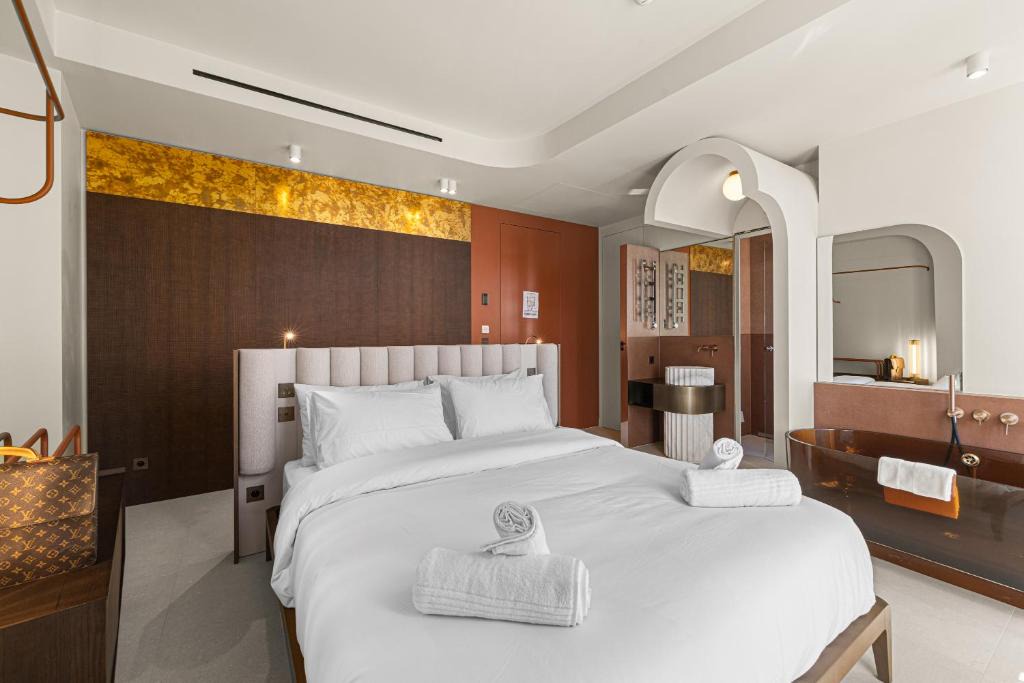 Cannes City Centre Hotel | Naomi Cannes