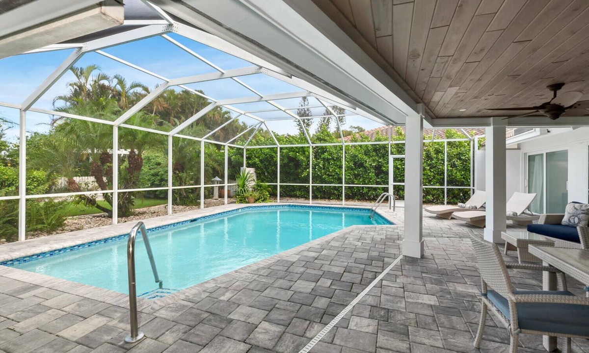 Park Shore House | Naples Coastal Beach Cottage W/Private Pool - Walk to the Beach & Waterside!