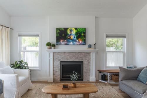 Naples House | Naples Island Stunning Ocean Cottage By the Beach