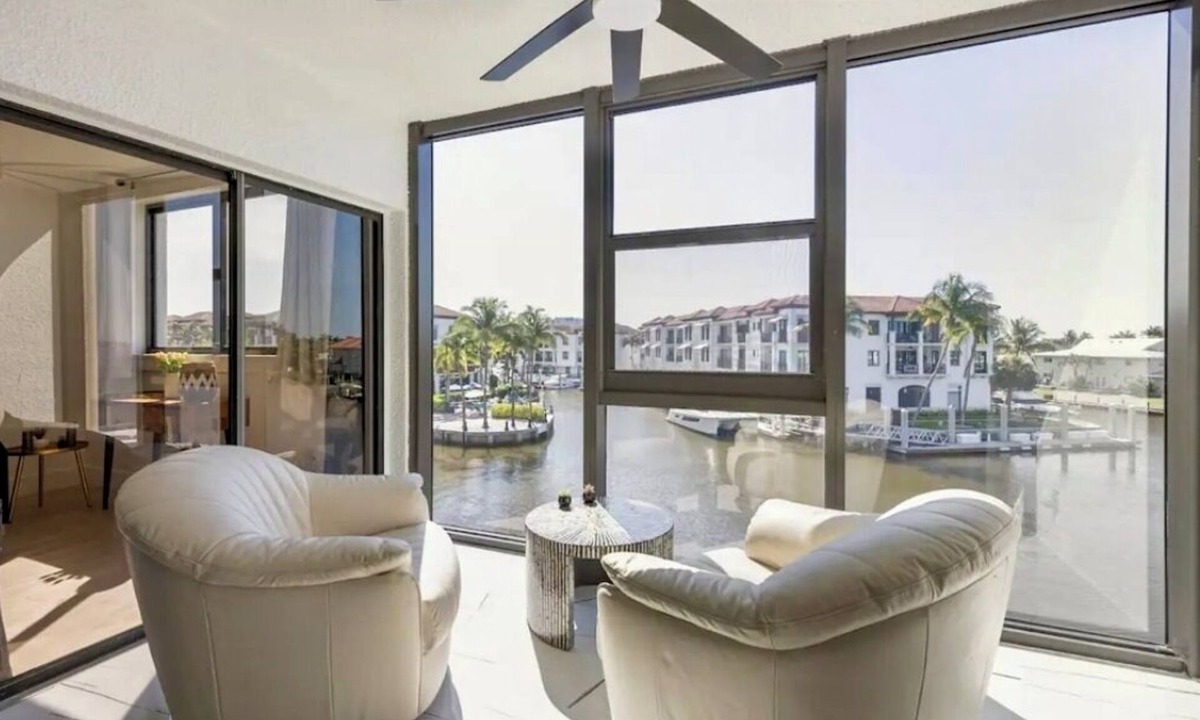 Old Naples Condo | Naples Sol waterfront condo newly remodeled
