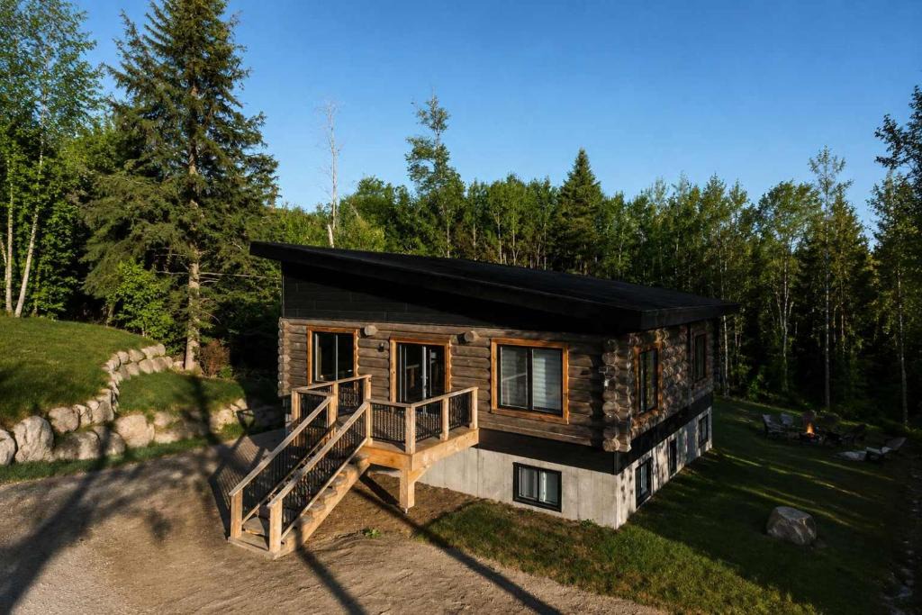 Saint-Gabriel-de-Brandon Ski Chalet | Nature Comfort and Getaway - Chalet AKIA