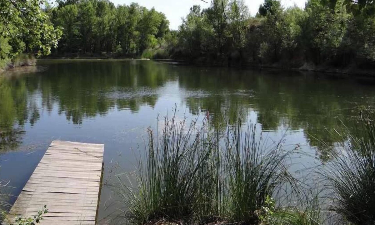 Gignac House | Nature, calm, fishing, one foot on land for tourism .
