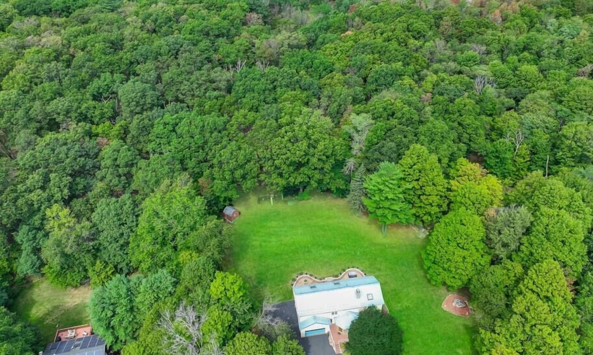 Monroe House | Nature Getaway: Charming Villa Near Trails and Parks