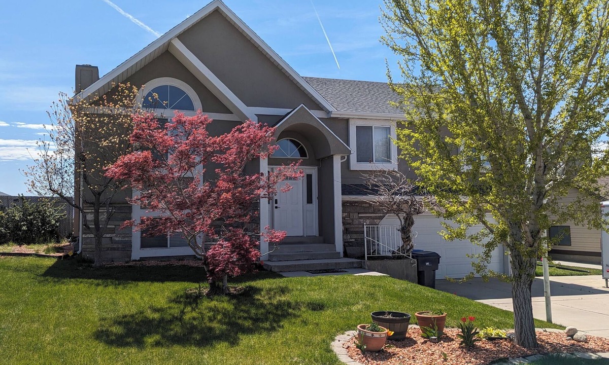 Sandy House | Nature's Playground for All Seasons. Near World Class Ski Resorts & Golf Courses