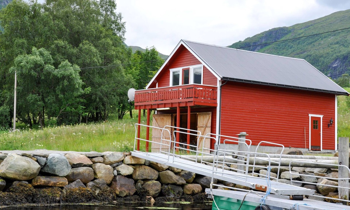 Aheim House | Naustet by Interhome