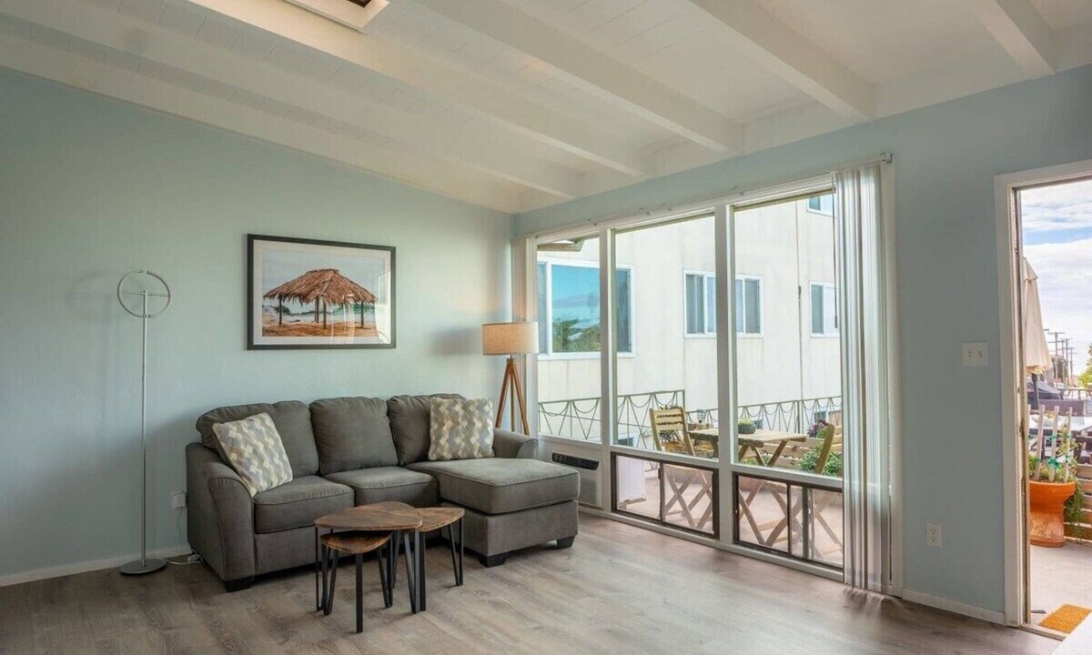 Beach Barber Tract Apartment | Nautical Ocean View Unit Above WindanSea