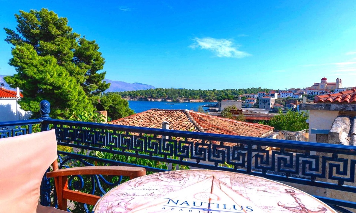Galaxidi Apartment | Nautilus Luxury Suites