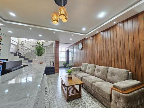 Mahadevpet Hotel | Navarathna Comforts