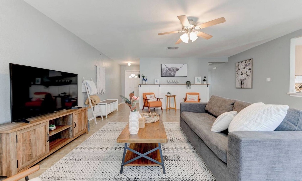 Deer Creek Ranch House | Near Austin | King Beds & Pet-Friendly Home