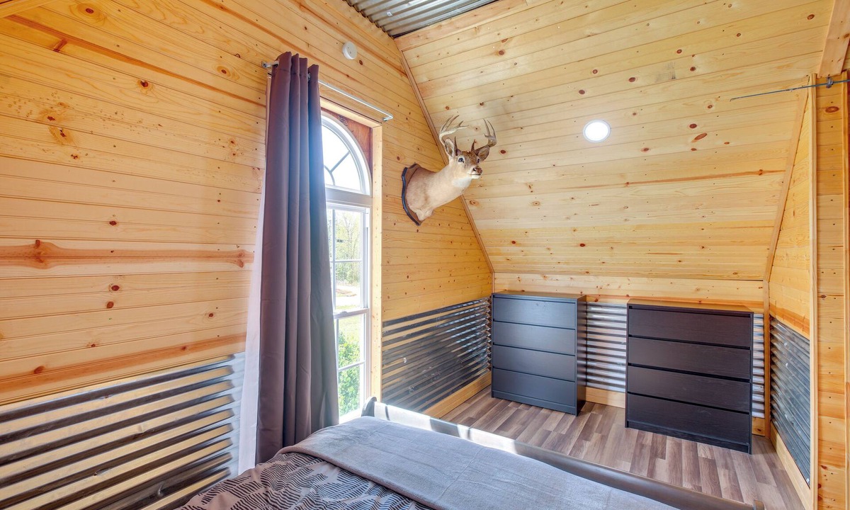 Bryant Apartment | Near Fall Foliage: Retreat w/Hot Tub in Alabama
