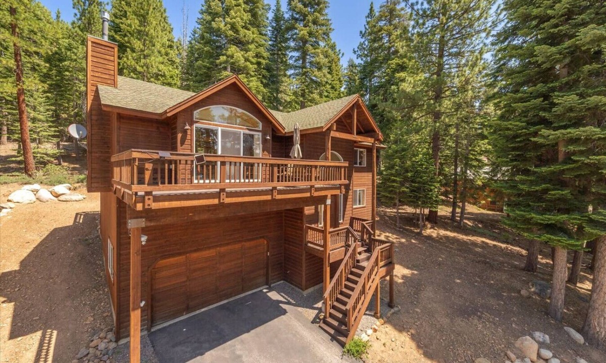 Kingswood Estates House | Near Kings Beach | Hot Tub | Trails Nearby | Spacious Tahoe Retreat