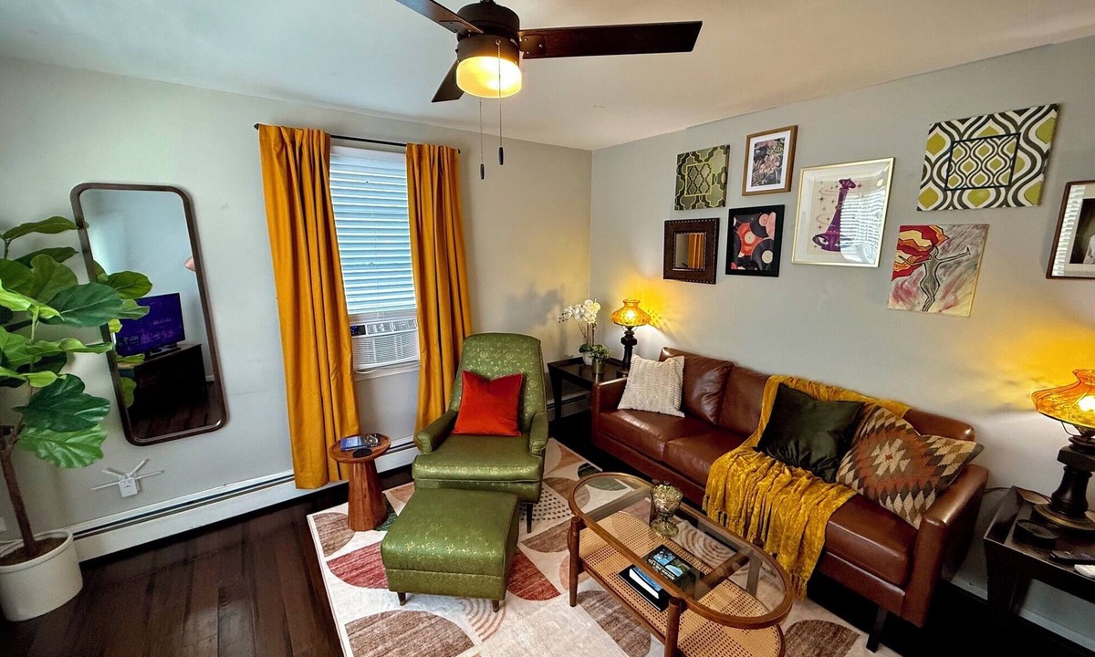 Wanskuck Apartment | Near Providence College 2 Bed w/Laundry & Parking
