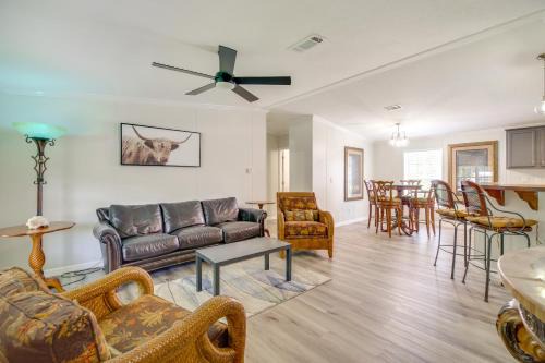 Cocoa House | Near Rocket Launches & Beaches! Cocoa Family Home