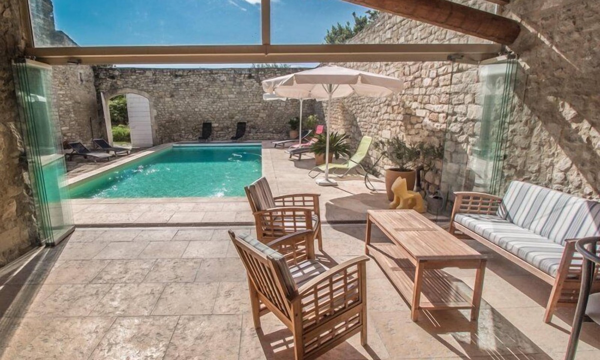 Saint-Etienne-du-Gres House | Near Saint-Rémy-de-Provence, air-conditioned farmhouse 10P., heated pool.