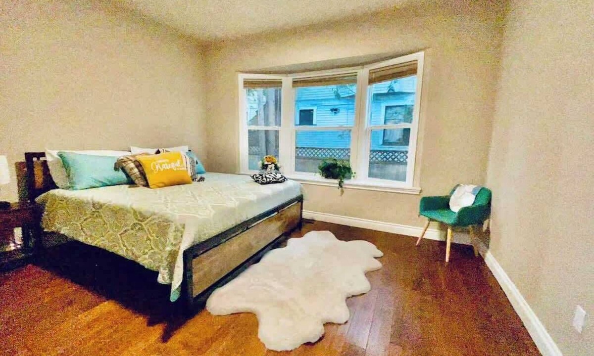 University District Apartment | Near University 1 Bedroom