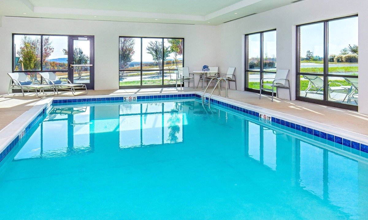Rio Condo | Near University of Virginia + CHO | Free Breakfast, Indoor Pool!