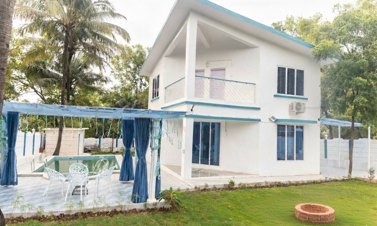 Vasai Villa | Neil Tarang Villa , Modern private pool villa with garden near Mumbai