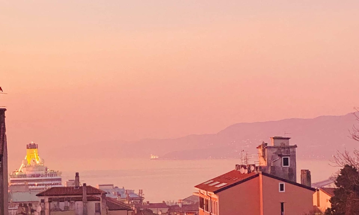 Trieste Old Town Apartment | Nel Cuore di Trieste, Elegante Casa Vacanze a Pochi Passi dal Centro Storico