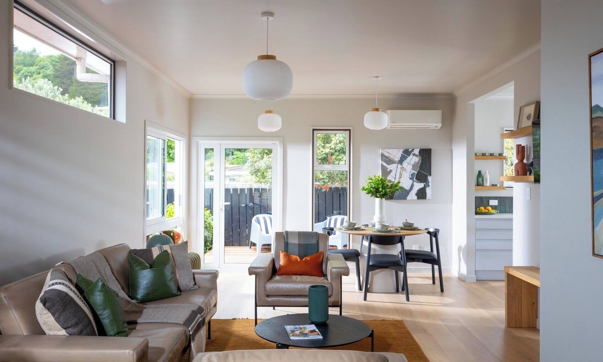 Nelson House | Nelson Bridge House - Modern, Clean, Quiet - Only Steps from CBD