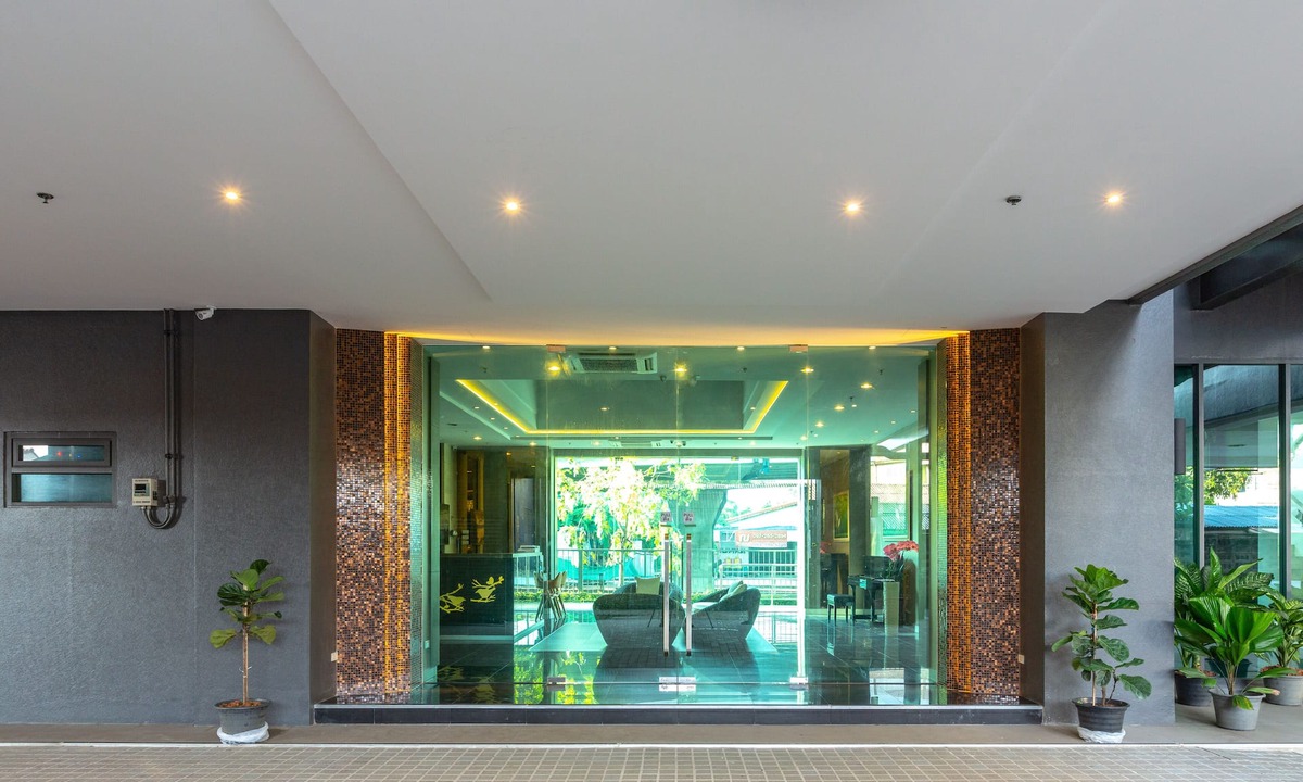Bueng Kum Hotel | Nest n Rest Hotel