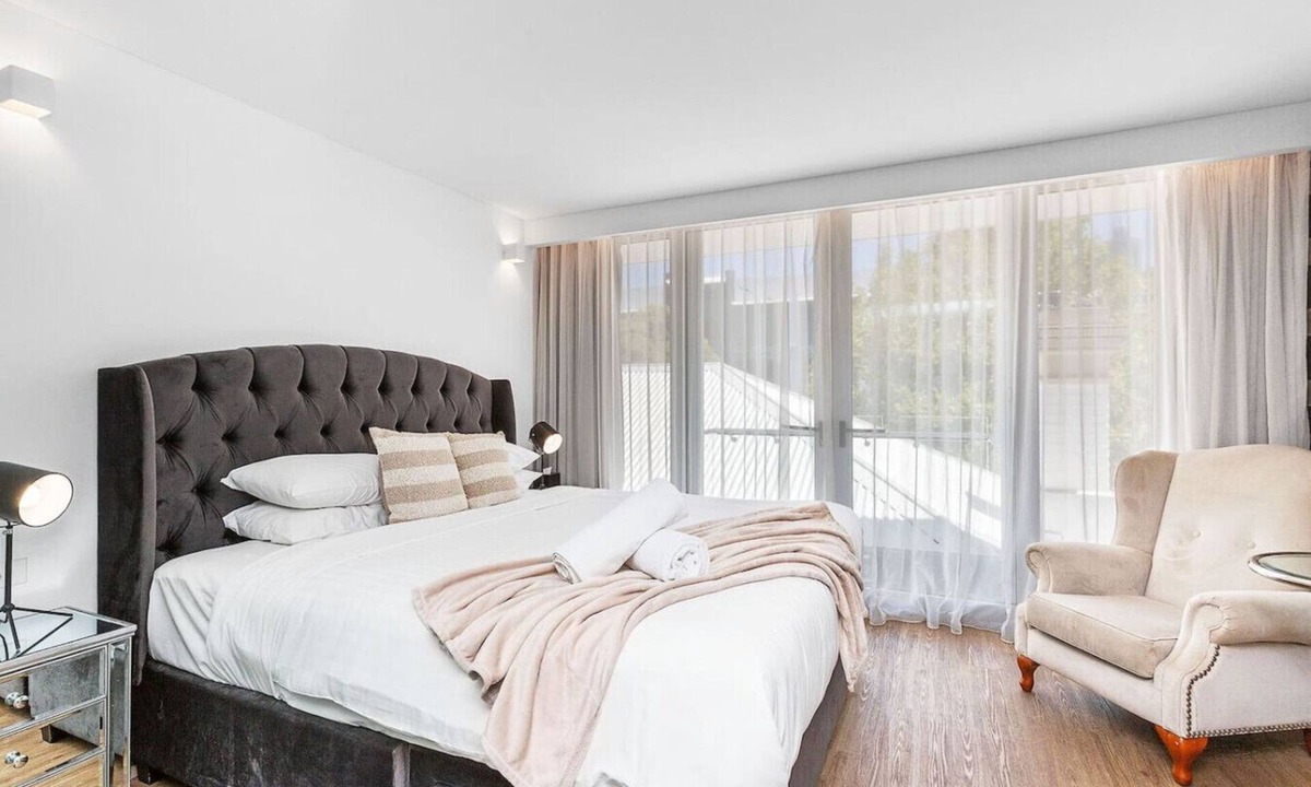 Perth Bed & Breakfast | Nest on Newcastle – E7