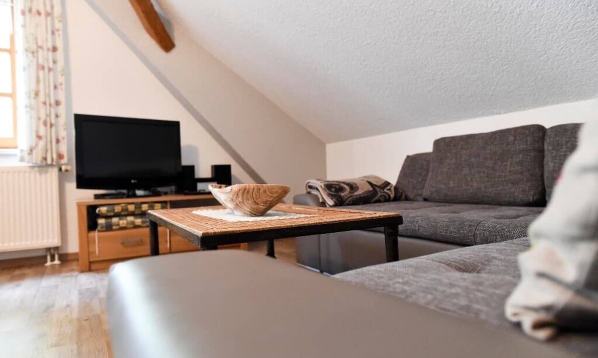 Traitsching Apartment | Neurenovierte FeWo (40qm) für zwei Personen mit Blick in den Obstgarten